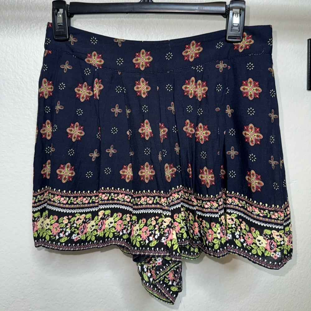 Navy multicolored flowy short